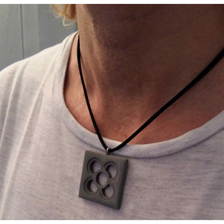 Collar Flor de Barcelona con colgante Panot calado