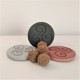 3 posavasos redondos con trisquel
