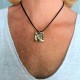 Collar Flor de Barcelona, Panot petit acabat metall daurat