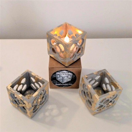 3 Macetas cúbicas caladas Panots gris acabado metal dorado