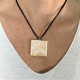Collar Flor de Barcelona, Panot gran acabat metall daurat