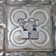 Llavero con colgante cubo Panot de Barcelona