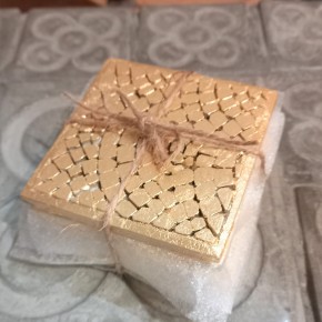 3 posavasos adoquines de París, acabado metal dorado