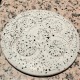 Salvamantel redondo Panot de Barcelona con aspecto terrazzo