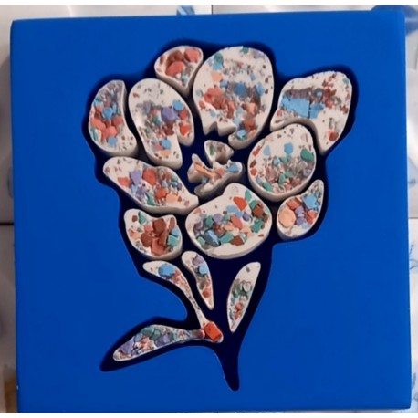 Decorative plate of a rose