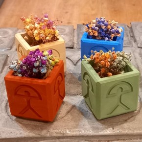 4 mini macetas cúbicas Indalo