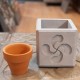 Lauburu cubic pot